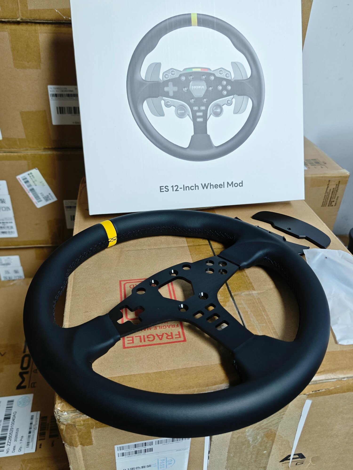 Moza Racing ES руль для симрейсинга (кожа), 305 мм, 12 inches
