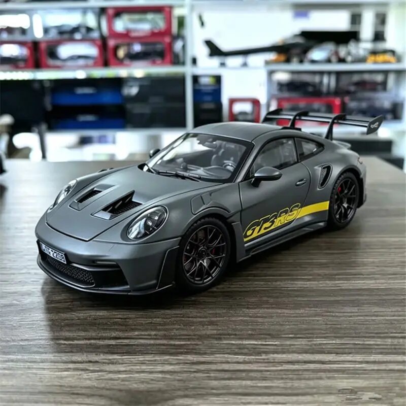 Модель Porsche 911 GT3 RS 992 1:24 black-nobox