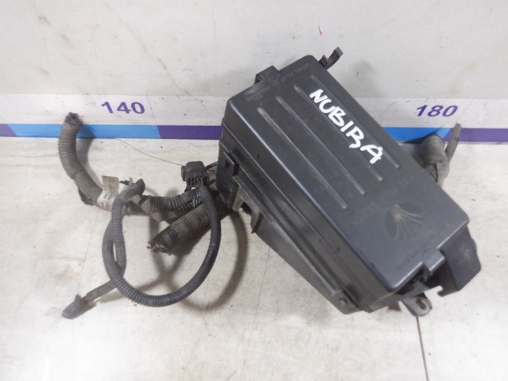 Блок предохранителей Daewoo Nubira