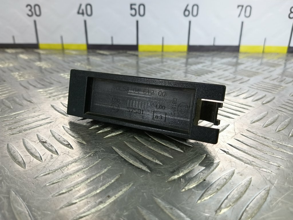 Фонарь номерного знака Б/У для Opel ASTRA J (2009—2012) 13251936