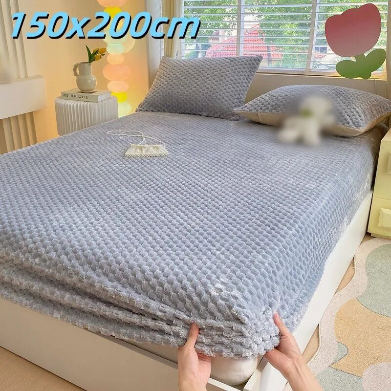 Простыня на резинке 150x200 см бархат, серый животные