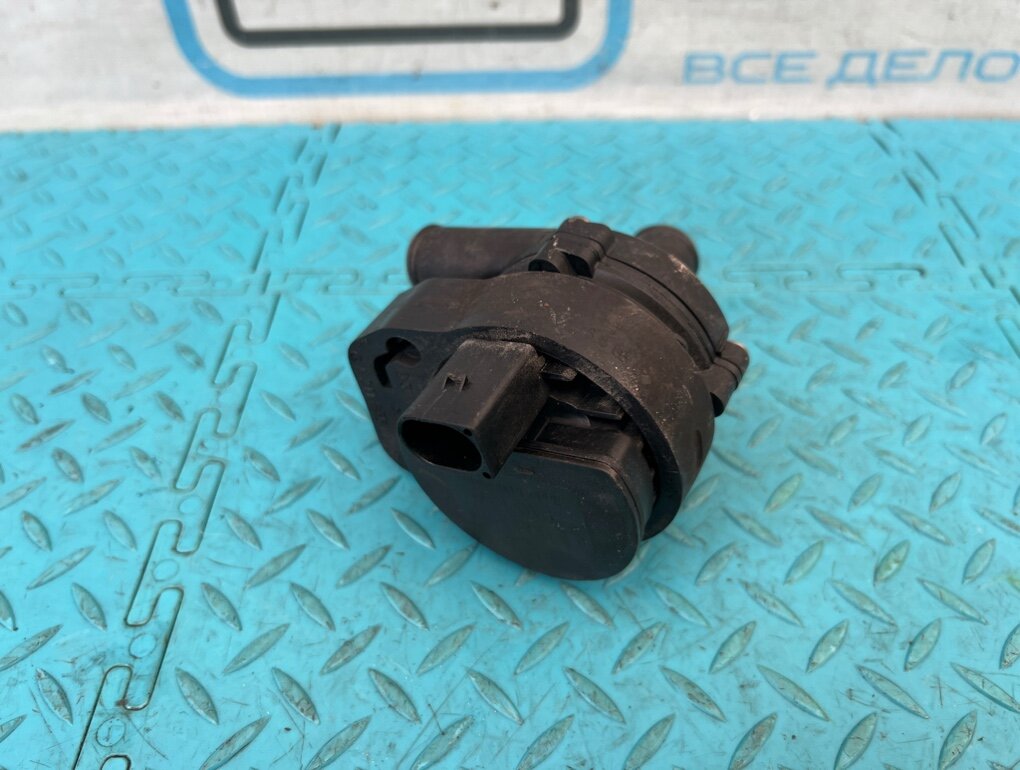 Насос водяной электрический Mercedes-Benz E-Class 2012 W212 651.924 2.2 OEM A2048350364