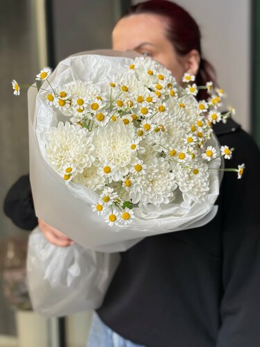 Изображение товара Дуо букет из кустовой хризантемы, и кустовых ромашек (танацетум)