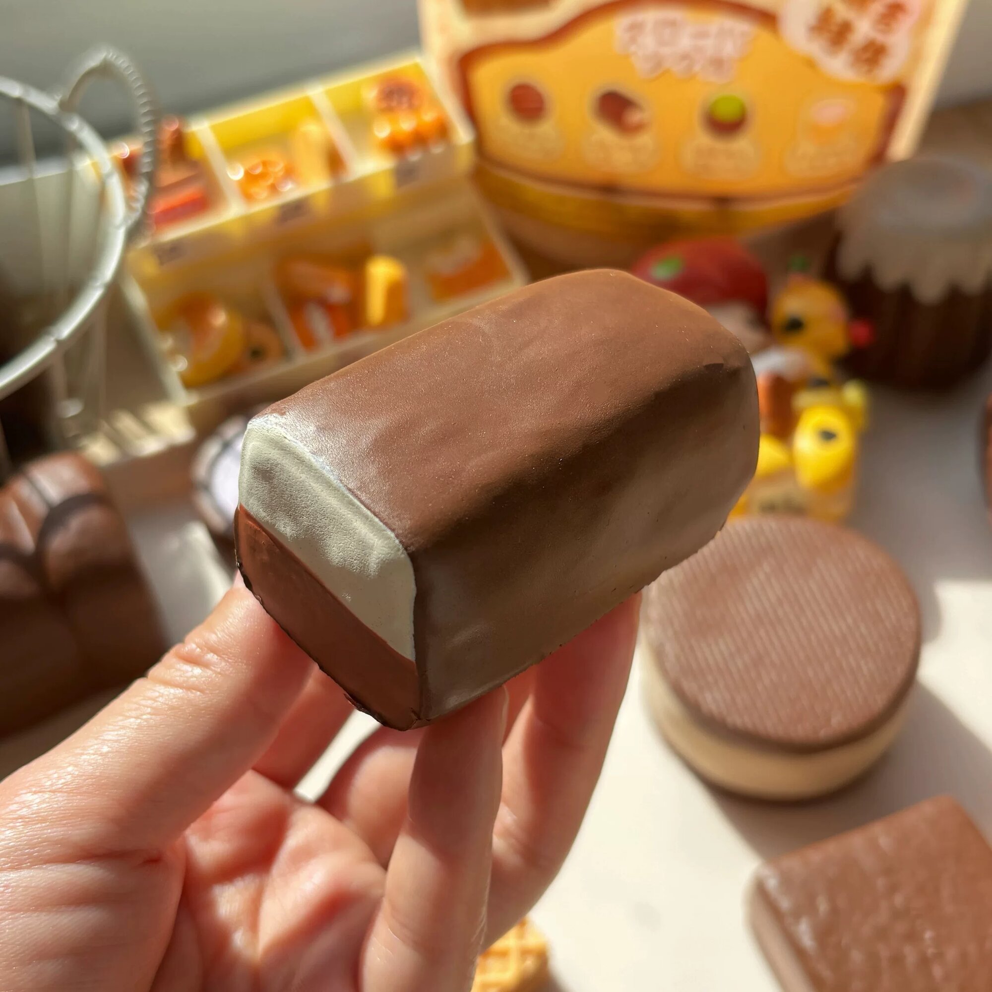 Скуши-игрушка в форме шоколадной корочки длинной полосы, мягкая игрушка в форме еды для снятия стресса