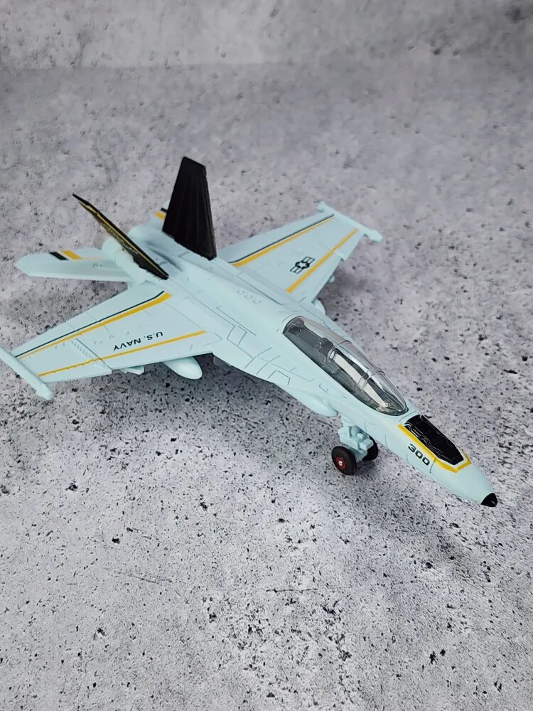 Игрушка самолет истребитель F-18 модель металлическая с пластиком светло-серая 21 см