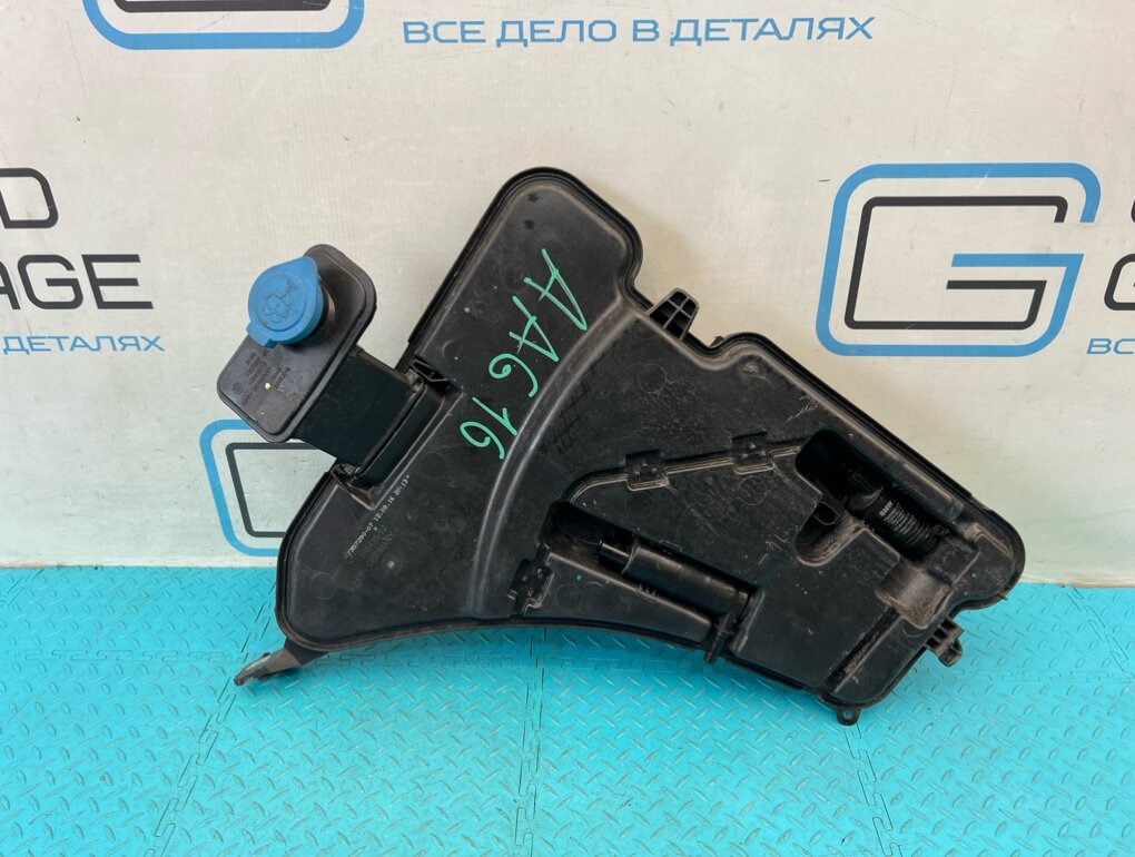 Бачок омывателя BMW 7-Series 2016 G11 B58B30A 3.0 OEM 61668491830