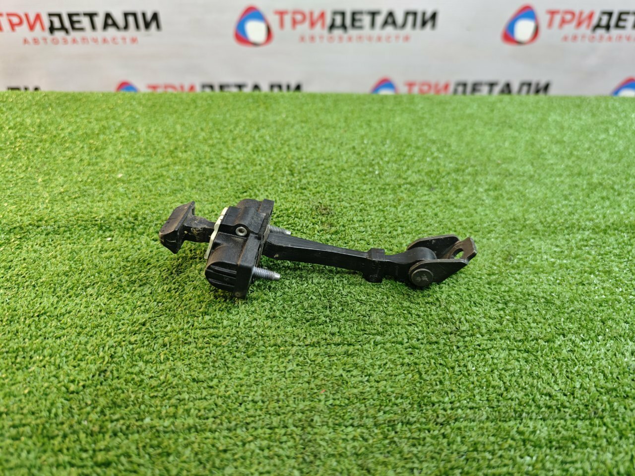 Ограничитель двери Renault Kaptur 2.0 F4RE 2016 задн. лев. (б/у)