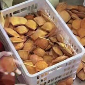Ключница из бобовых кукол с рандомной фигуркой - одиночный экземпляр, ручная работа, висячее украшение для авто, сувенир