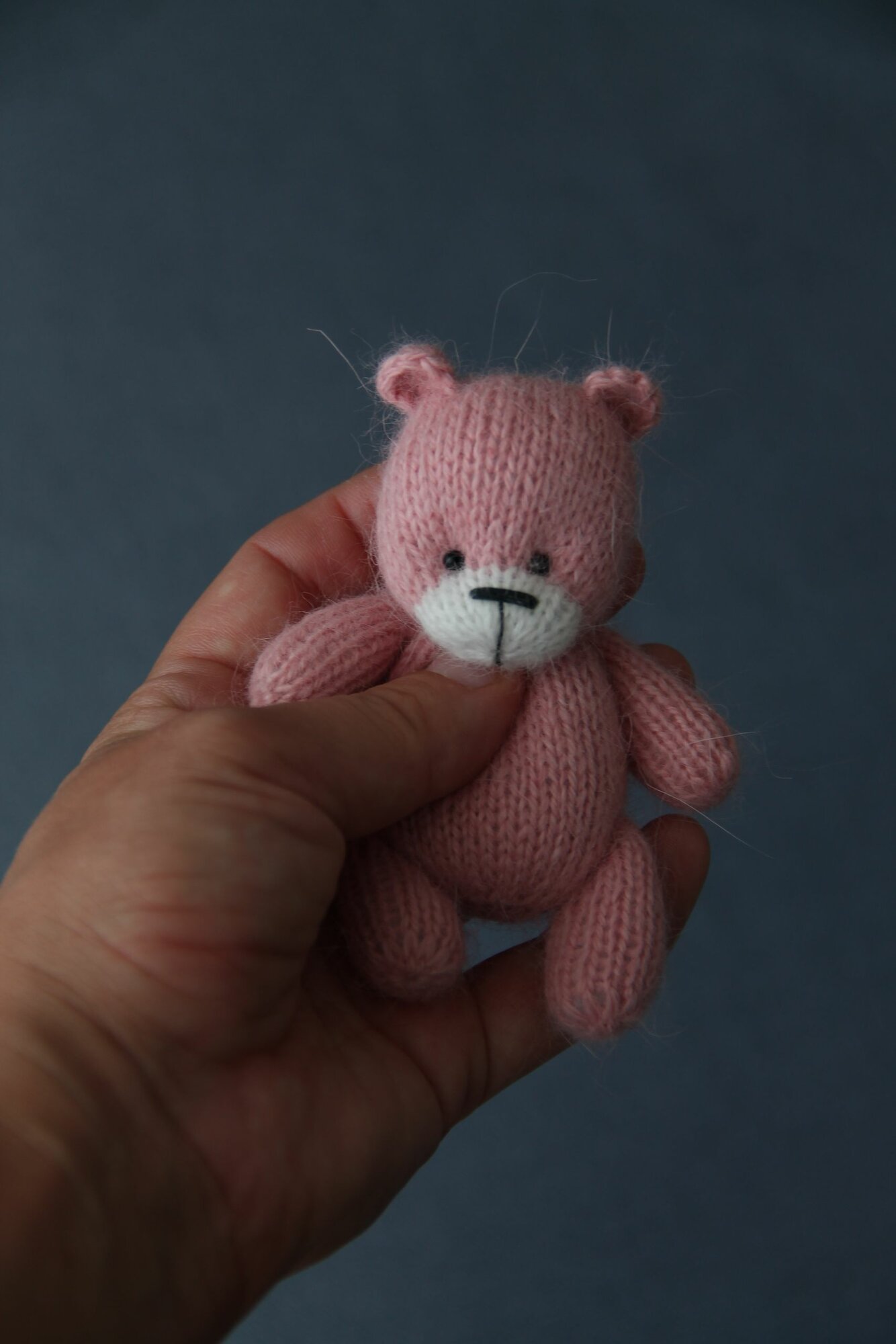 Мягкая игрушка, вязаный мишка, тёмно-розовый маленький медведь