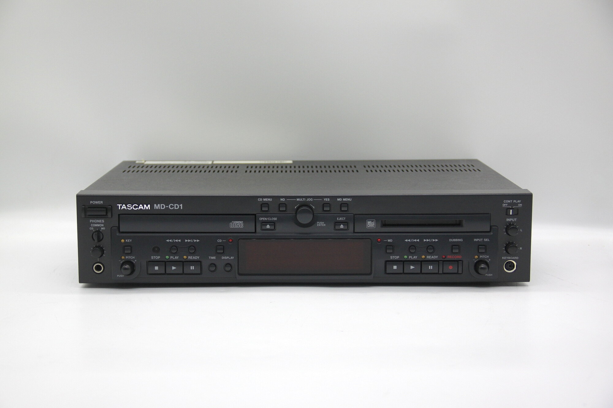 Проигрыватель Tascam MD-CD1