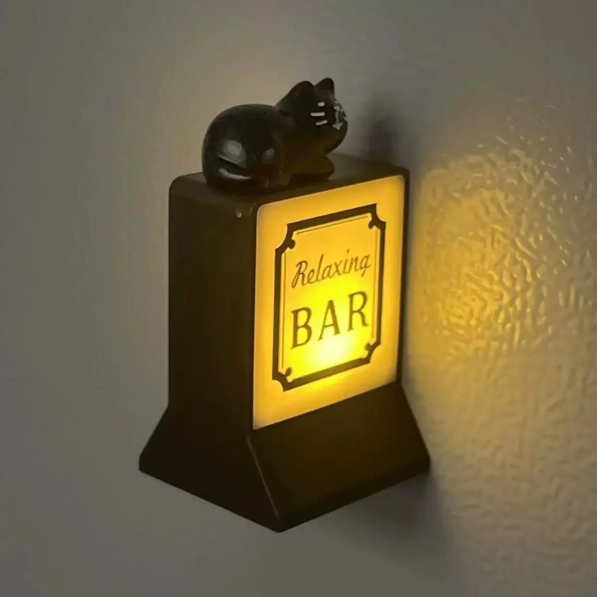 Черный световой знак "Relaxing BAR" с кошкой