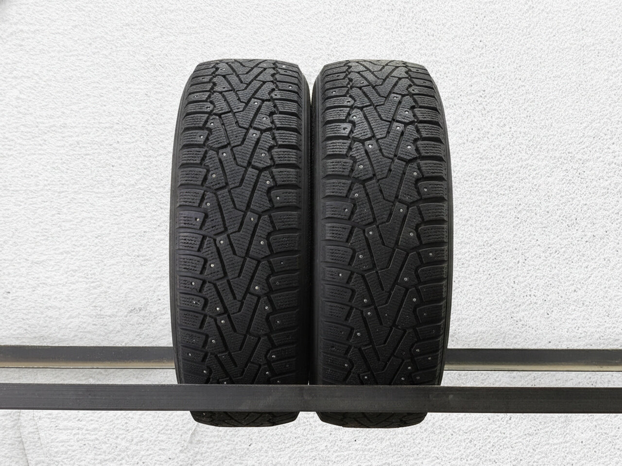 Зимние шины шипованные Pirelli Ice Zero 225/60 R17 45% износ TSB045055 RunFlat
