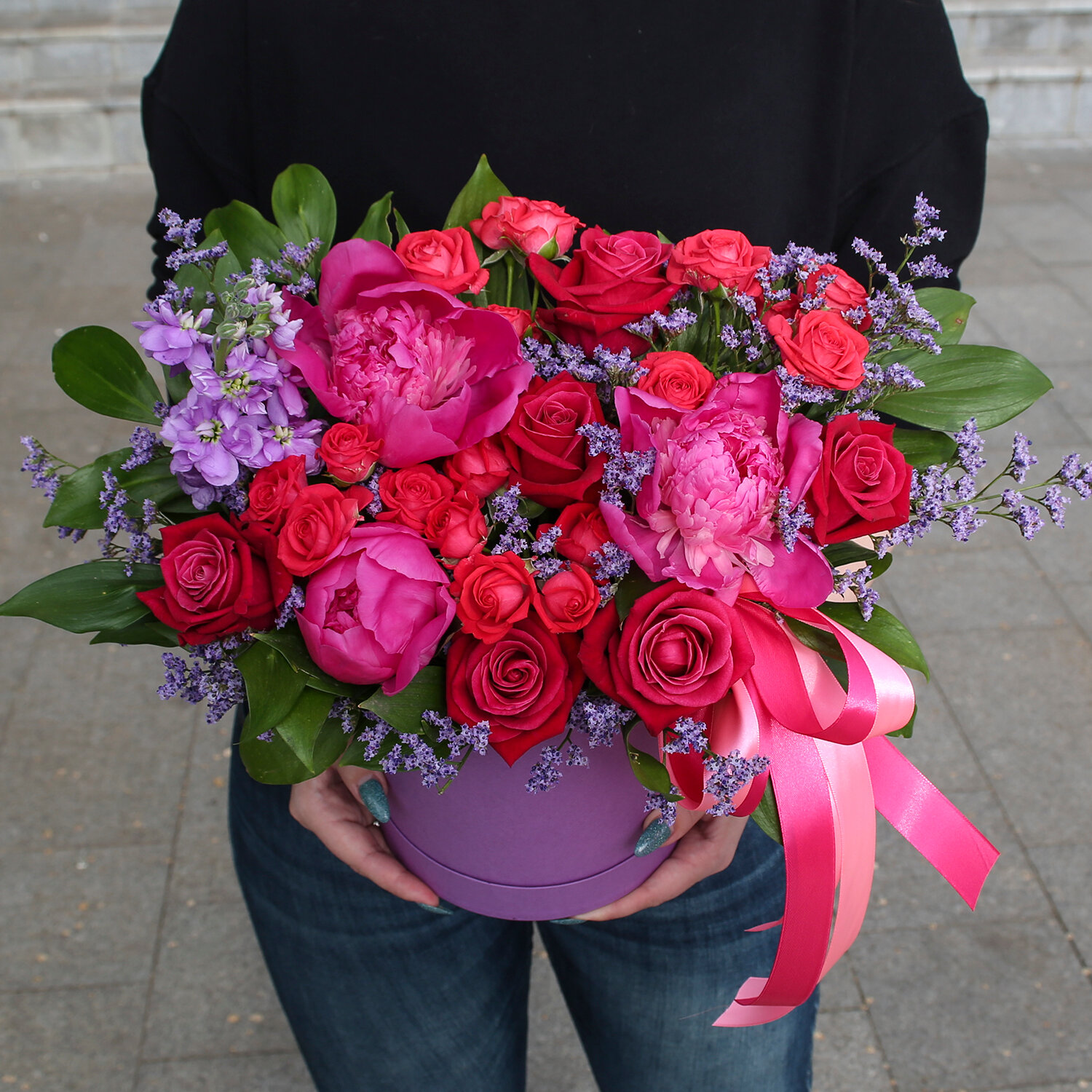 Букет живых цветов Flor-Pro Flowers из роз и пионов «Милая Барбара»