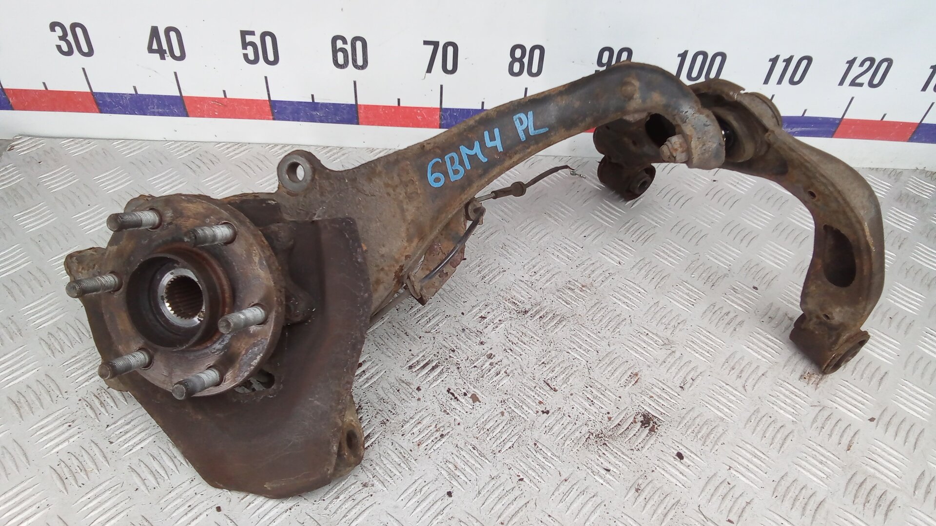 Ступица передняя левая NISSAN NAVARA D40