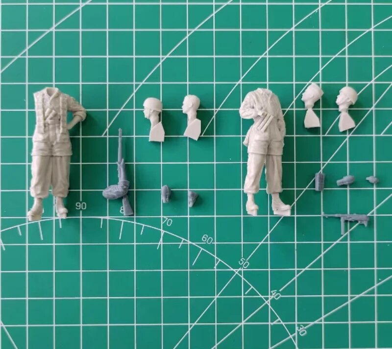 Набор моделей парашютистов JIJIE 1/35 из резины 2 штуки
