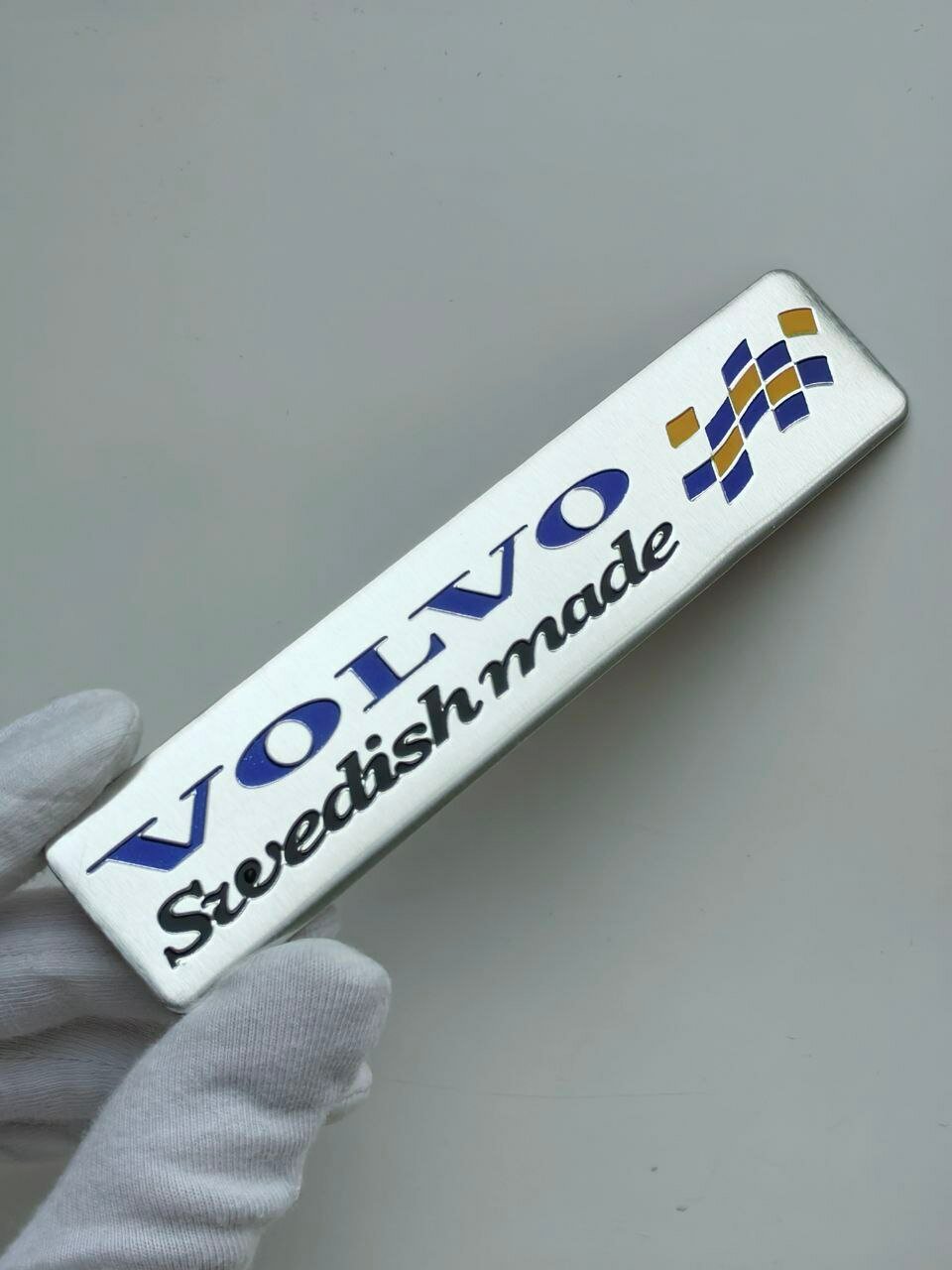 Алюминиевая наклейка 120*26 мм. Volvo Swedish made эмблема наклейка на авто Вольво 1 шт.