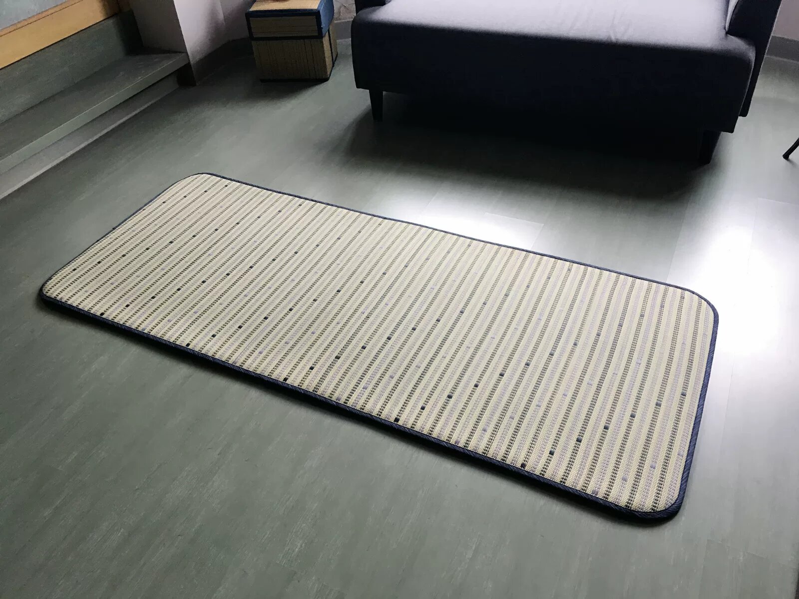Коврик из лыка с синими точками 55x110см, толщина 1.6см для татами, дивана, пола