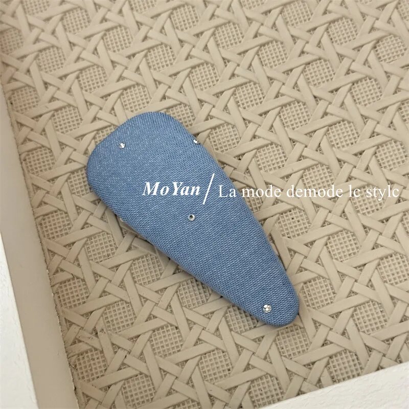 Корейская заколка для волос с стразами 04 Blue