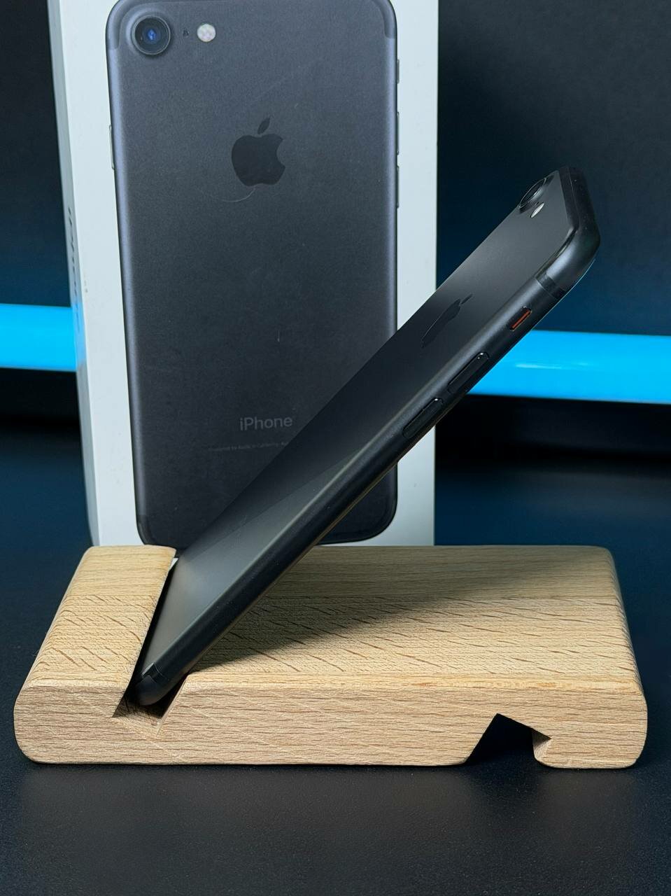 Apple iPhone 7 32Gb Jet Black — купить по низкой цене на Яндекс