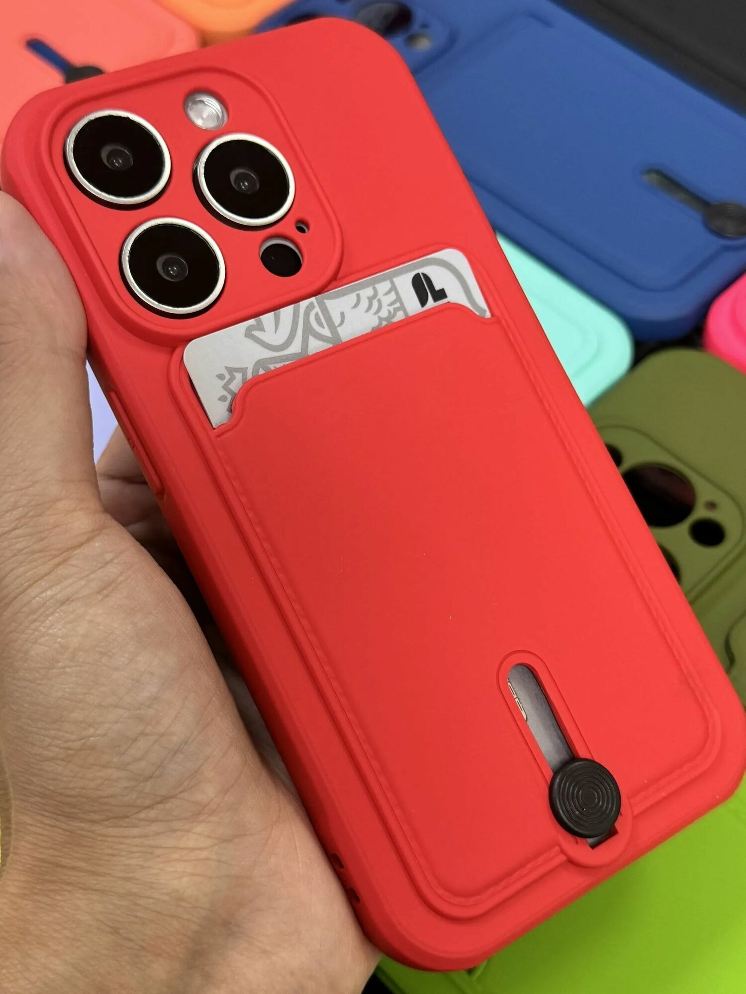Чехол на iPhone 14 pro красный с карманом.