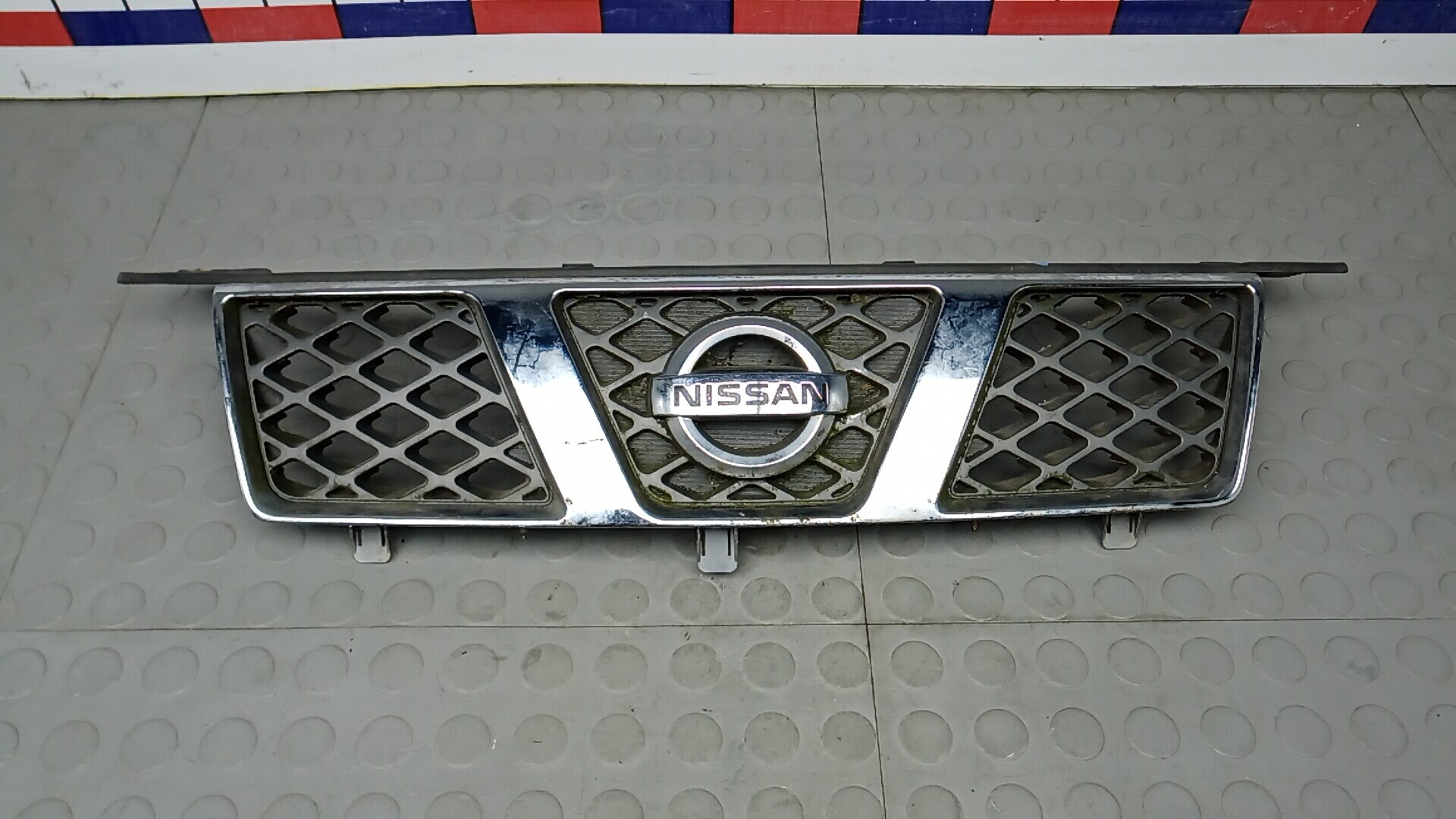 Решетка радиатора NISSAN X-TRAIL T30, Номер 62310EQ400