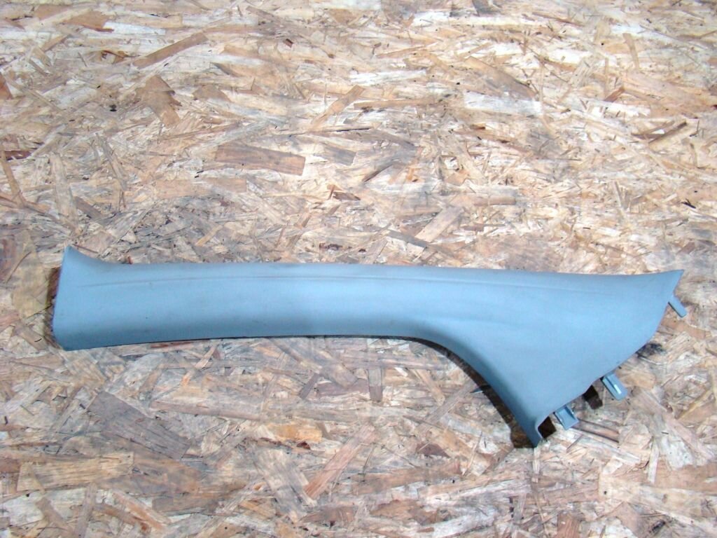 Обшивка стойки Ford Kuga 2008-2012 1740689 (с пробегом)
