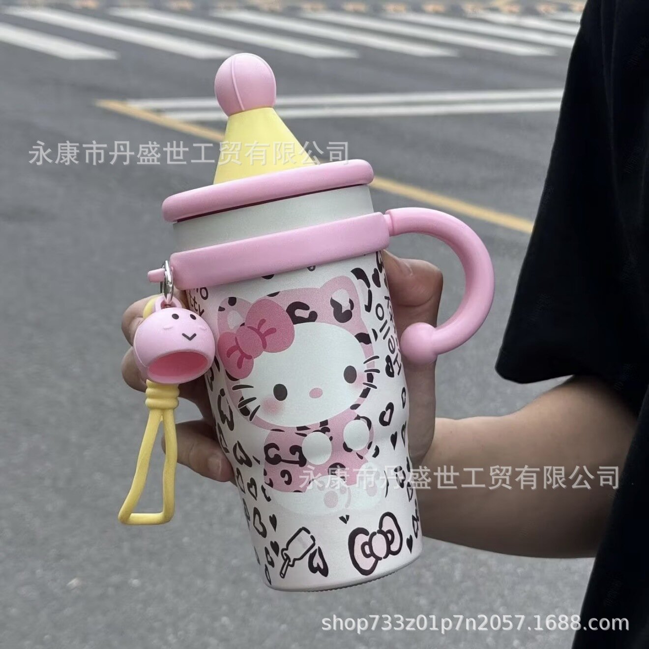 Новая термобутылка для воды Hello Kitty с мультяшным рисунком, для женщин, с удобным стаканом-соломинкой и функцией охлаждения, большой вместимостью, ручкой и веревочкой для переноски.