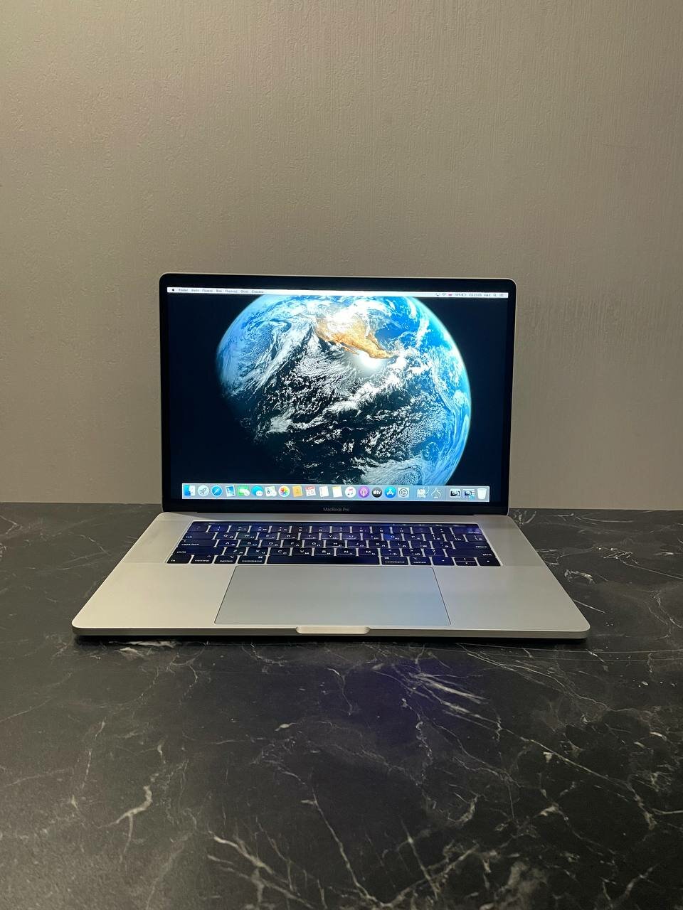 Macbook pro 15 2018 i7 32gb 1tb — купить по низкой цене на Яндекс