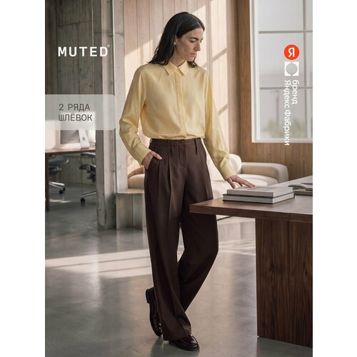 фото Брюки muted широкие из костюмной ткани со стрелками и защипами, размер 5xl, темно-коричневый