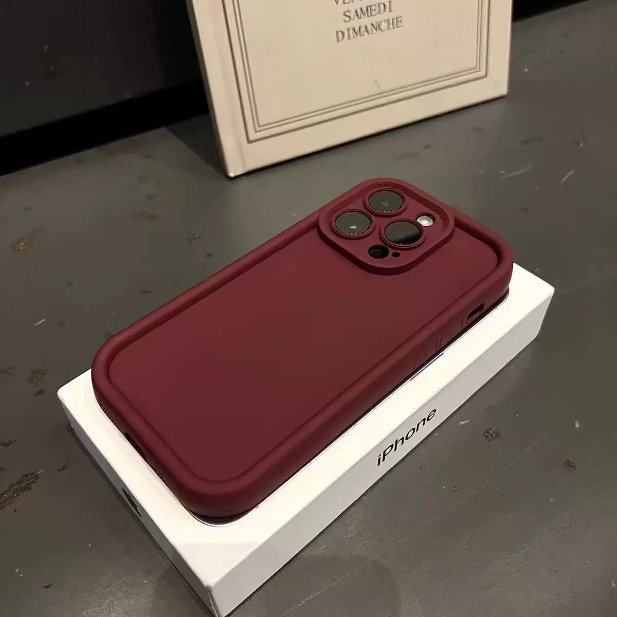 Чехол для телефона realme GT 13 Pro+ с рельефным рисунком, бордовый, силиконовый, ударопрочный