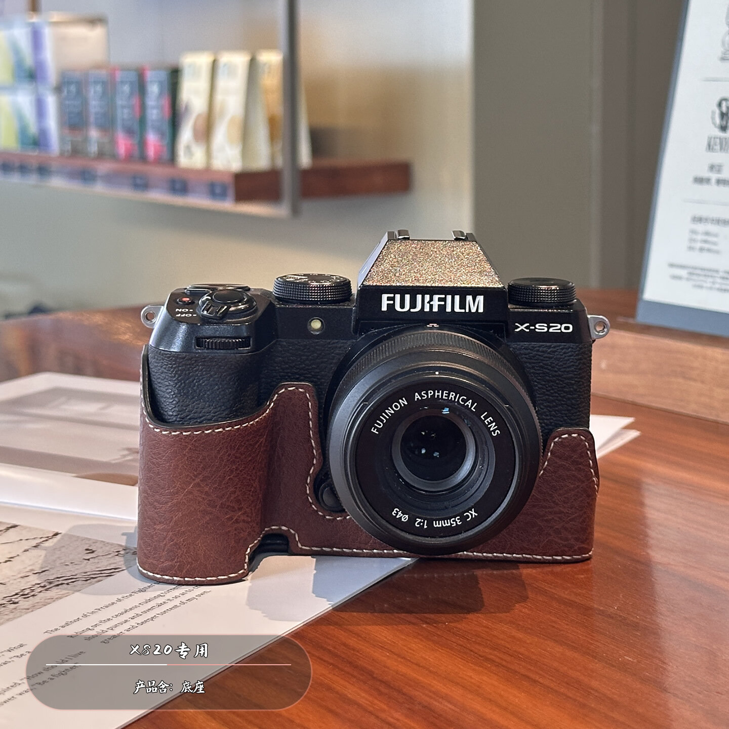 Чехол-подставка для камеры Fujifilm XS20 Темно-коричневый из кожи с текстурой личика Ремешок Ремешок