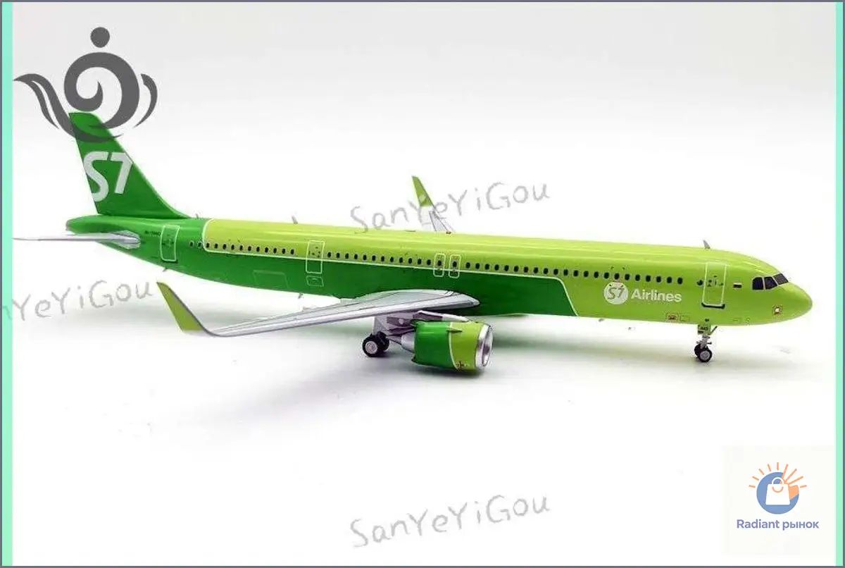 Качественная сборная модель Airbus A320neo авиакомпании S7, выполненная с шасси, длиной 20 см