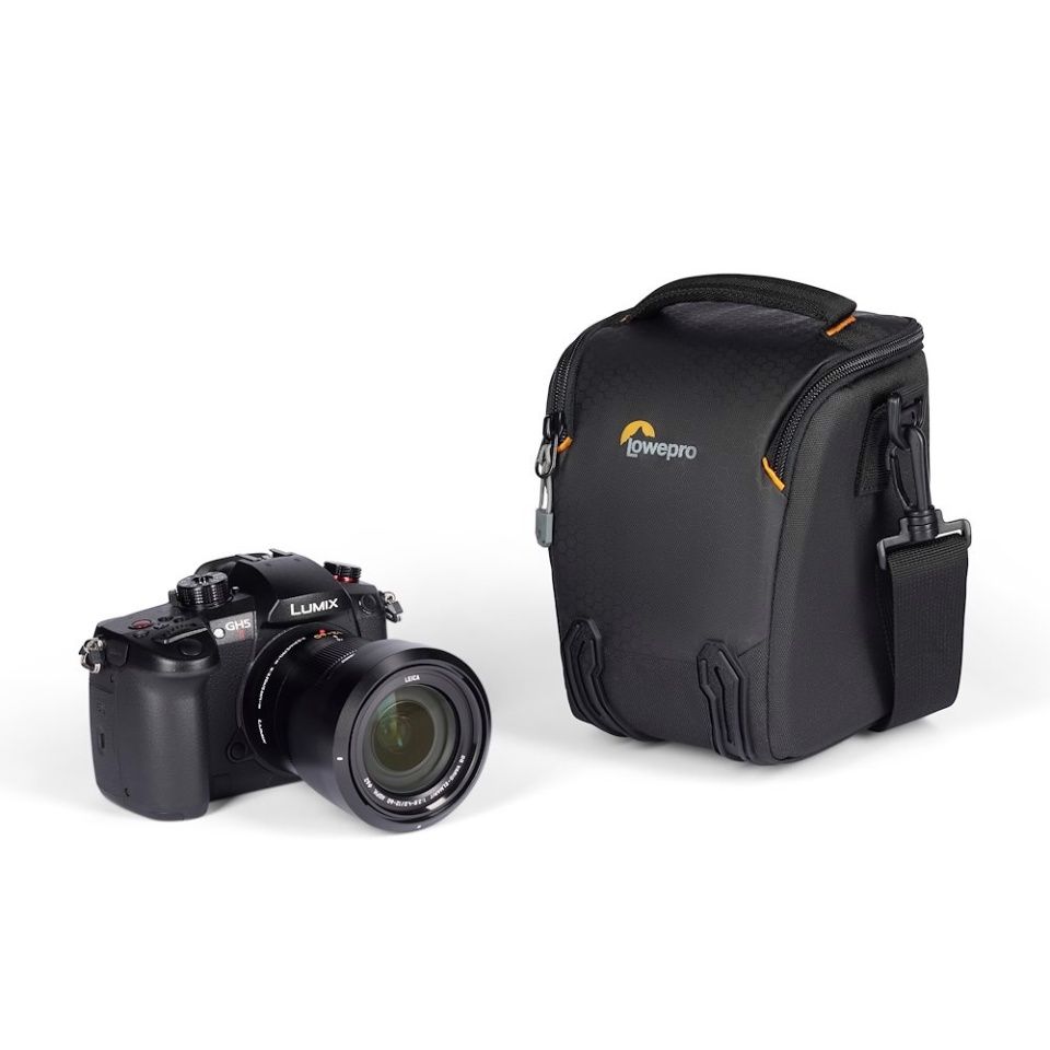 Треугольная фотосумка Lowepro Adventura TLZ 30 III черный цвет