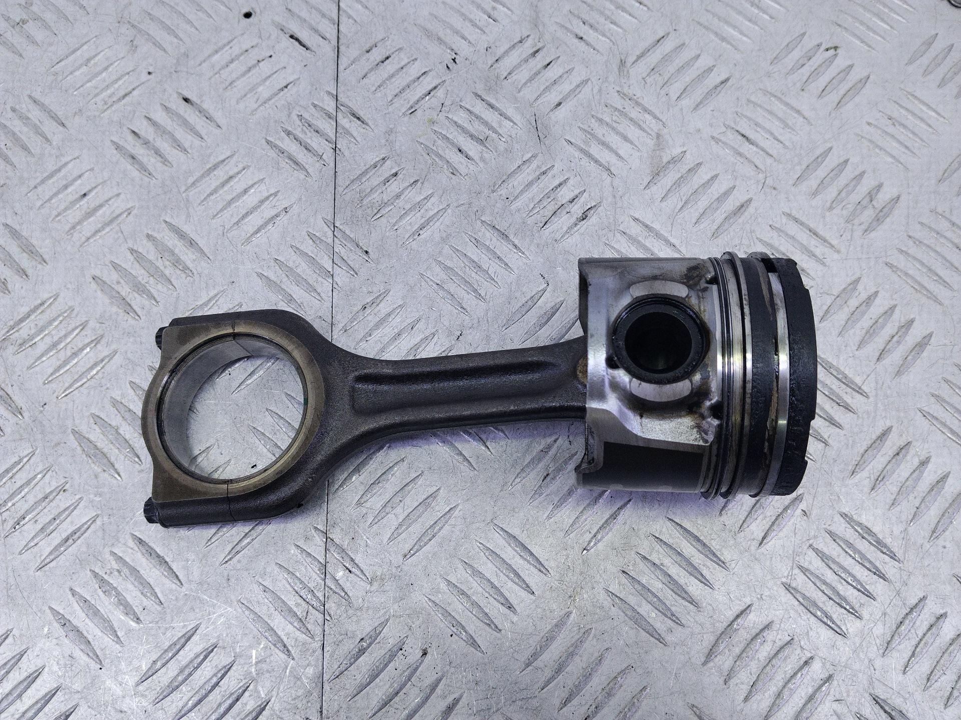 Поршень Ford Focus 2 2005