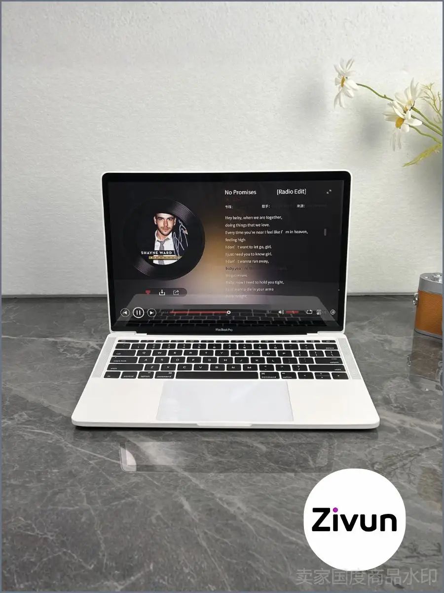 Муляж MacBook Pro 13,3 дюйма, белый