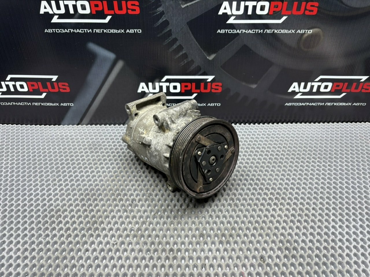 Компрессор кондиционера Renault Megane 2007 (K4M812) Б/У с пробегом Арт. 8200470242