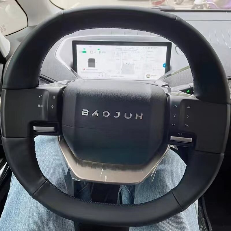 Гель-микрофибра для руля Baojun Kiwi EV и E300 — черная с черной строчкой, без перфорации