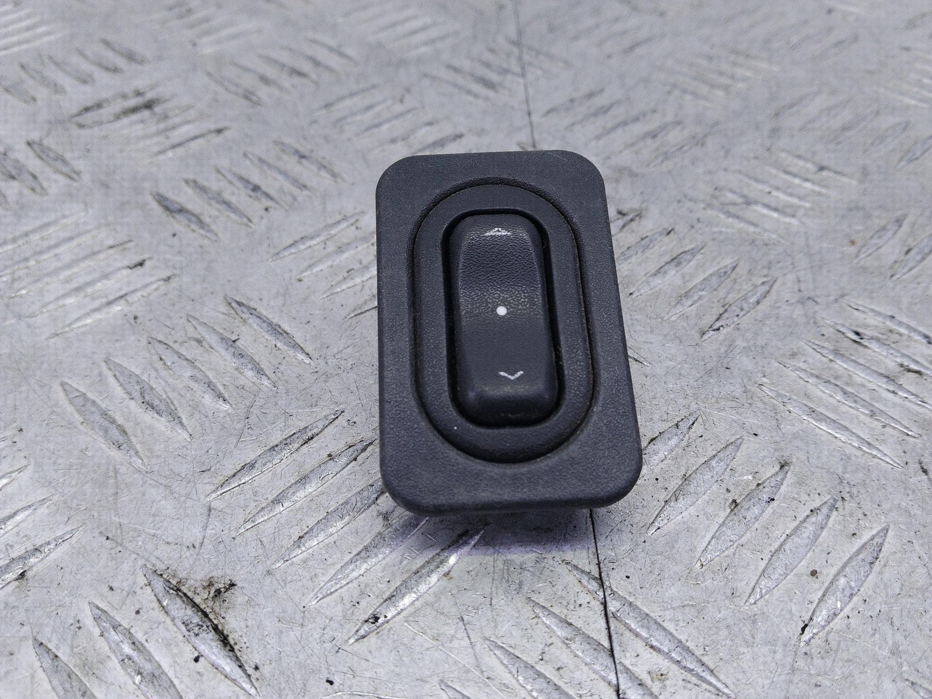 Кнопка стеклоподъемника двери передней правой Opel Meriva A рест. 2007 24407699