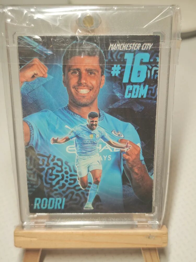 Коллекционные футбольные карты Topps Манчестер Сити RODRI #16 CDM