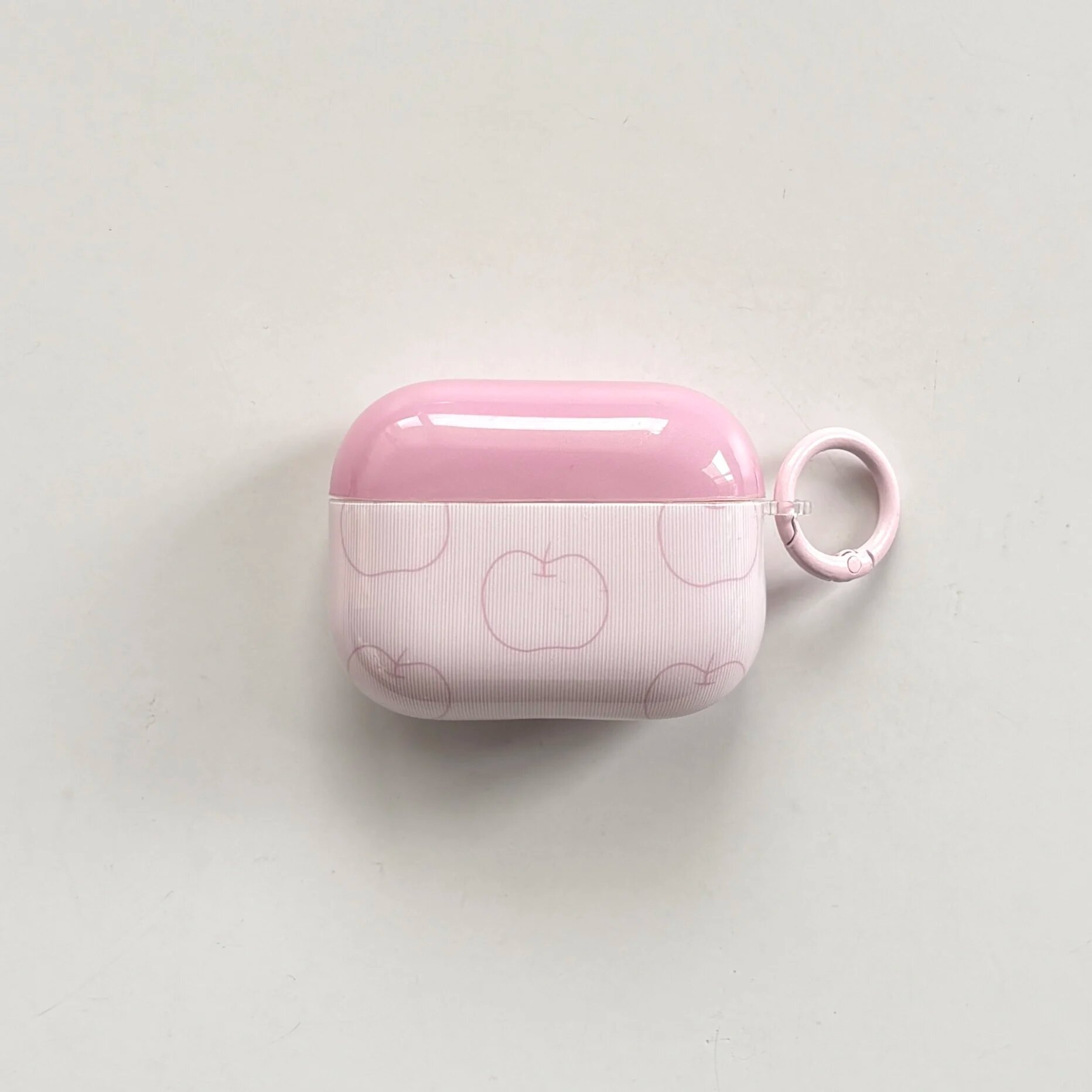 Розовый чехол для AirPods с брелоком, рисунок яблоко