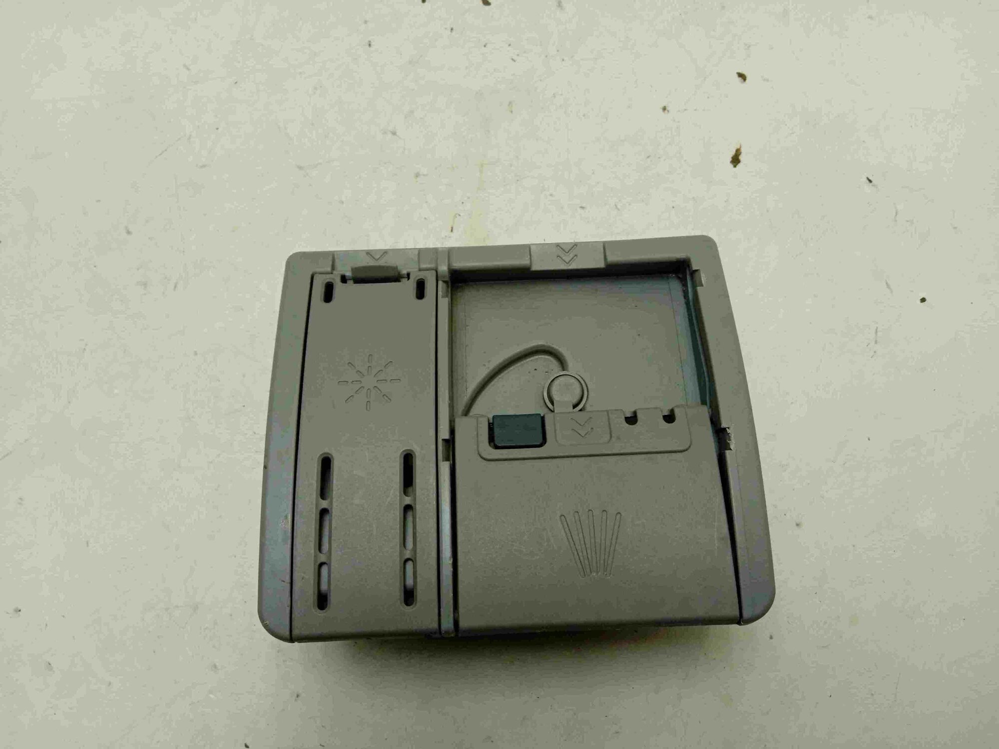 SMV50E30RU/97 ктп24 Дозатор для посудомоечной машины Bosch SMV50E30RU/97 б/у