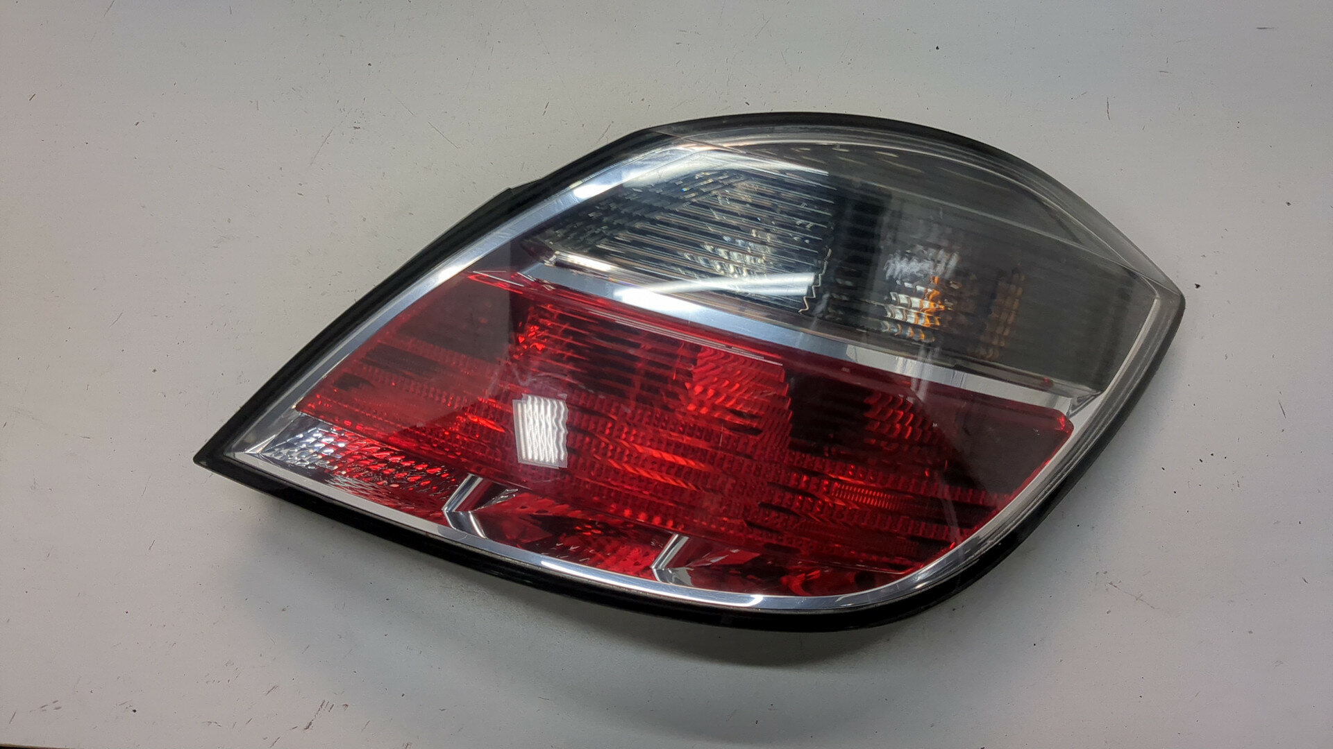 Фонарь (задний) правый Opel Astra H Б/У