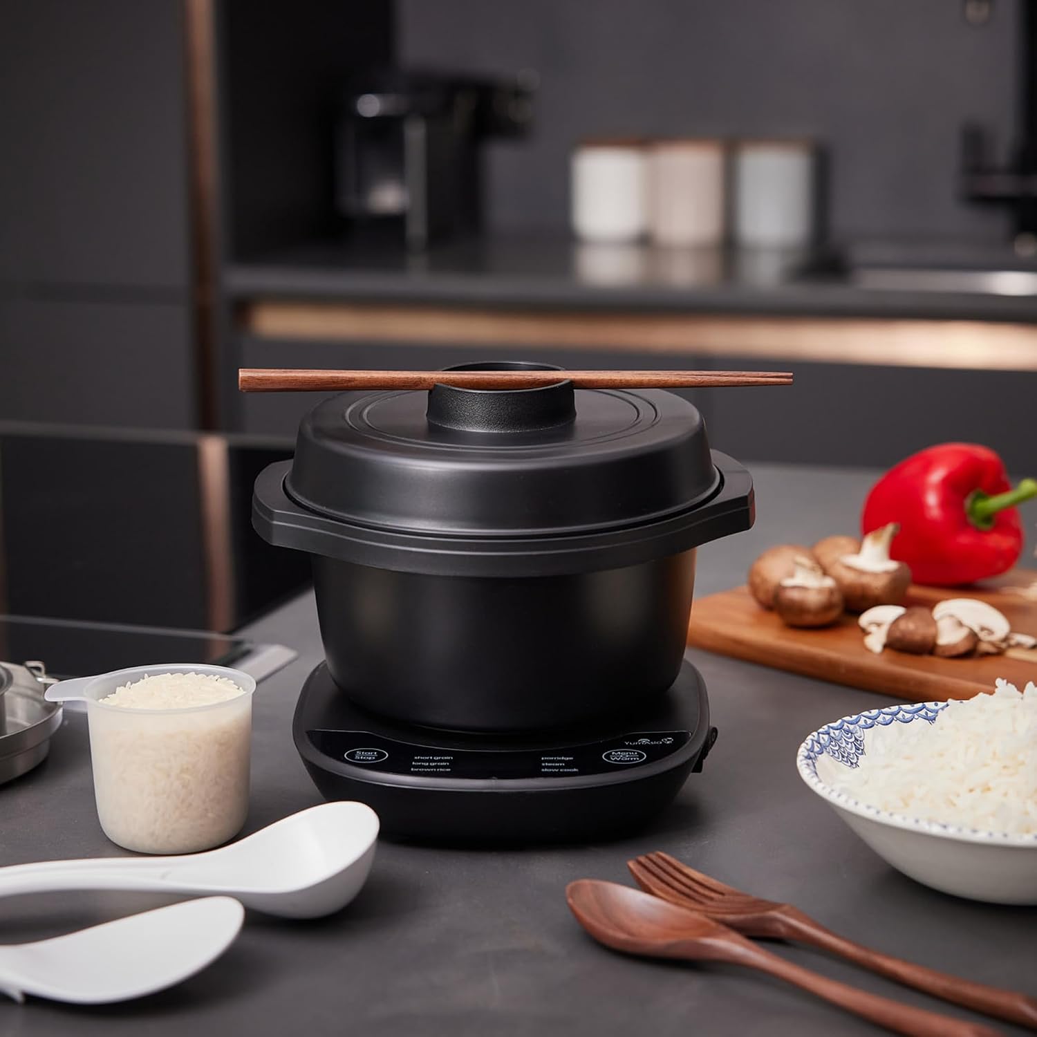 Yum Asia Рисоварка Kotori Mini Donburi Rice Cooker with Advanced Fuzzy Logic, 180мл, черная