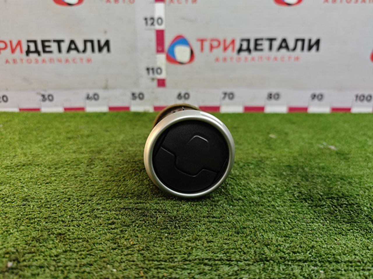 Дефлектор воздушный Nissan Qashqai 1.6 HR16 2011 (б/у)