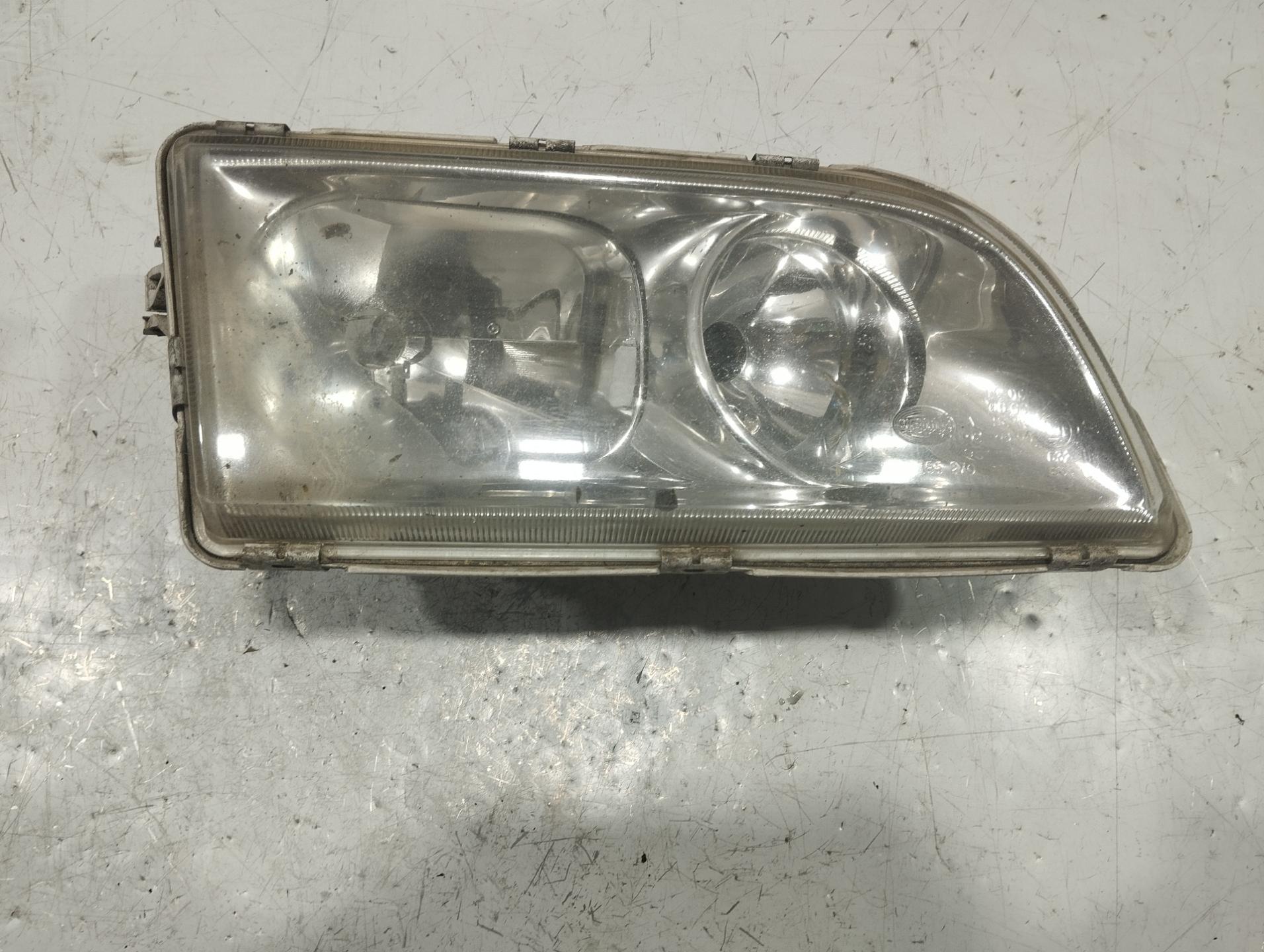Фара правая Volvo S40 1 рест. (2000 - 2004) 301155270