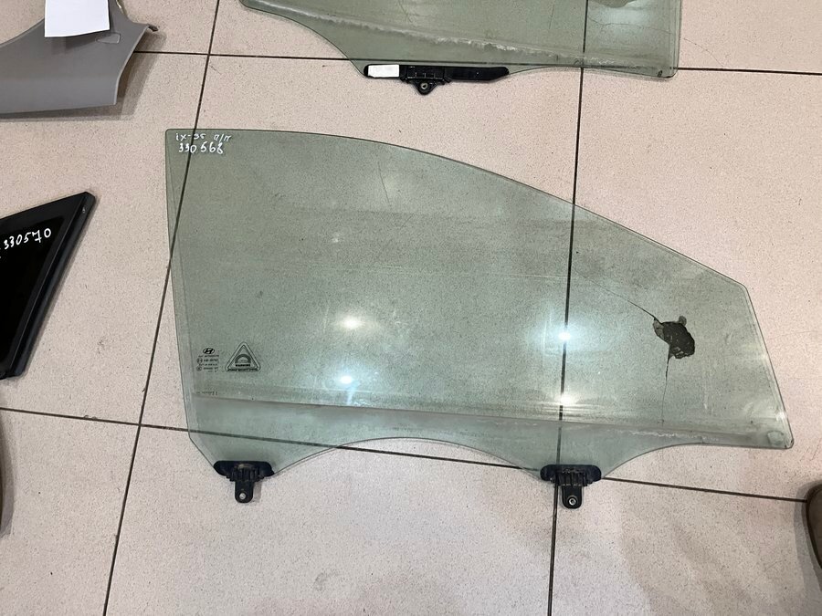 Стекло двери передней правой от Hyundai ix35 2010-2015