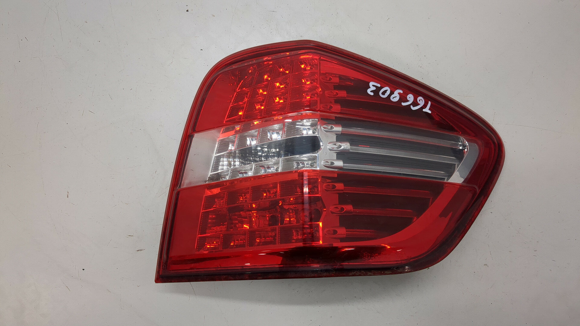 Фонарь (задний) правый Mercedes ML W164 Б/У