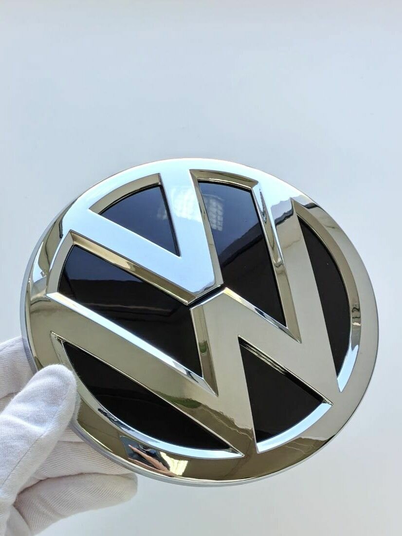 Передняя эмблема Volkswagen 138 мм, шильдик Passat 2016-2018г Фольксваген