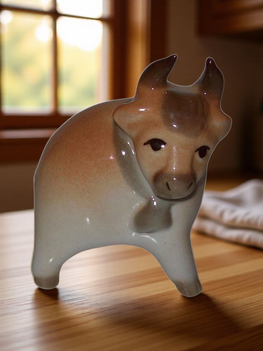 Винтаж ЛФЗ (Ленинградский фарфоровый завод) - Винтажная Фарфоровая Коллекционная Статуэтка - БЫК / бычок.