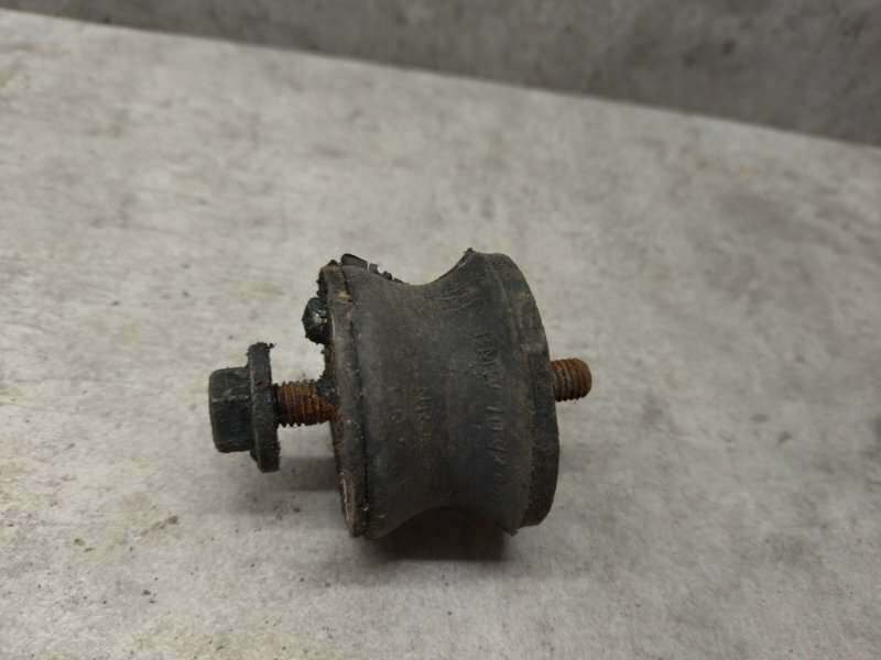 Подушка АКПП BMW 5 E39 1092897